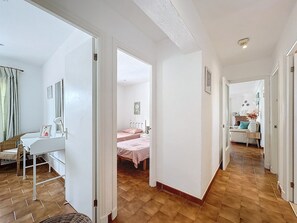 3 habitaciones, wifi gratis y ropa de cama 