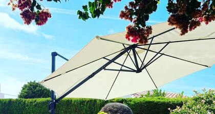 Chalet 'Villa Jones' with Private Pool, Private Garden and Terrace and Wi-Fi