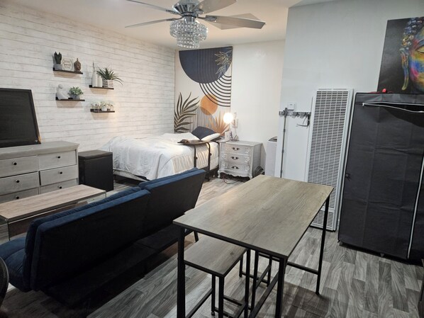 1 chambre, fer et planche à repasser, Wi-Fi, draps fournis