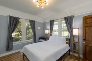 4 bedrooms, iron/ironing board, travel cot, free WiFi