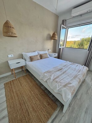 2 chambres, fer et planche à repasser, Wi-Fi gratuit, draps fournis