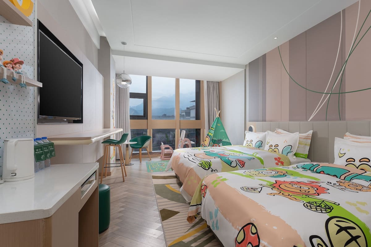 Premium Room, Multiple Beds, Mountain View | In-room safe