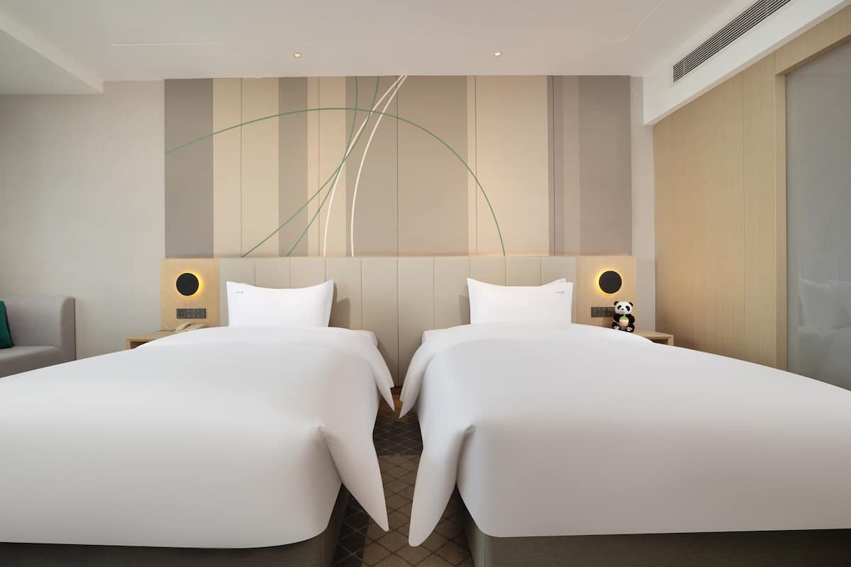 Premium Room, 2 Double Beds, Mountain View | In-room safe