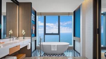 Suite, 1 Bedroom, Sea View (Dining)