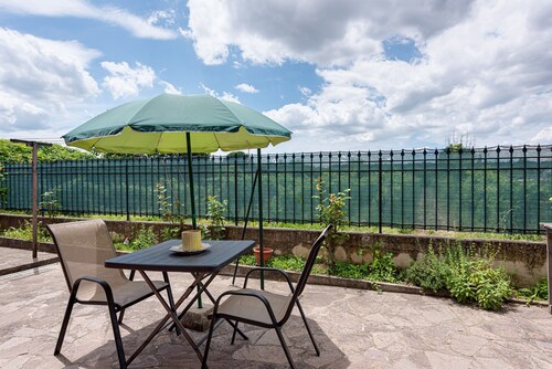 Holiday Home 'Sandra House Certaldo' with Private Garden and Wi-Fi