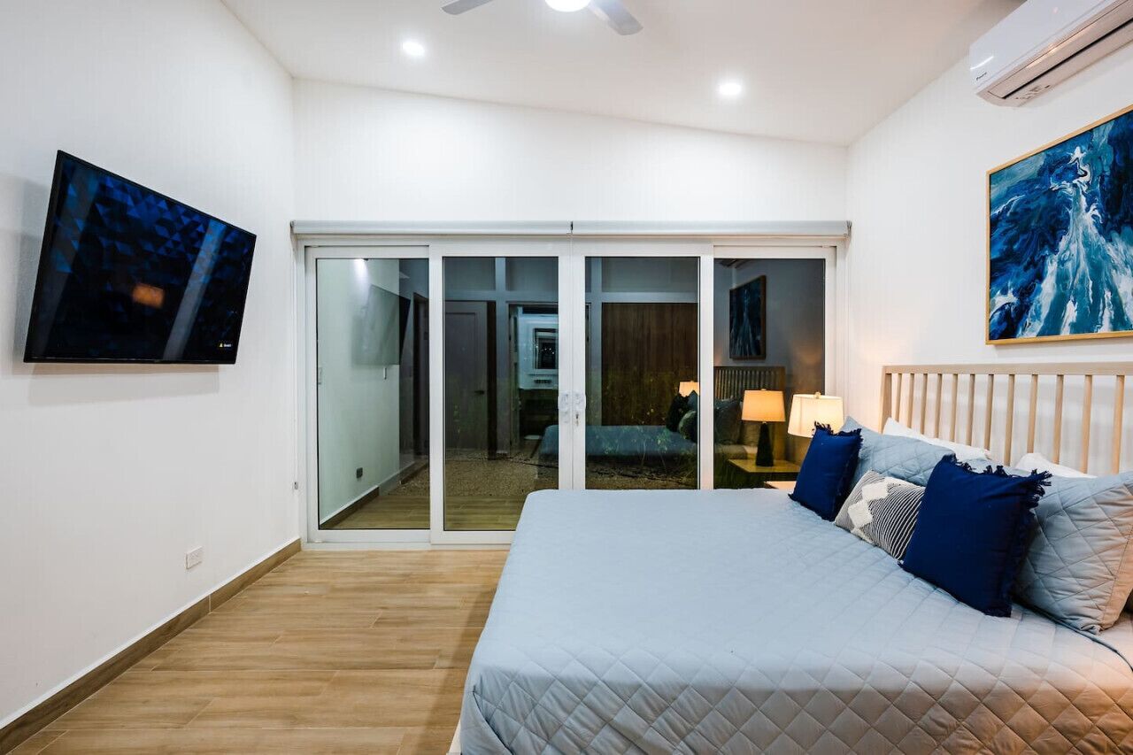 書桌、熨斗/熨衫板、可攜式嬰兒床、Wi-Fi