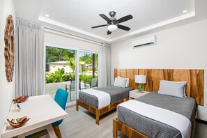 2 camere, una scrivania, ferro/asse da stiro, culla da viaggio