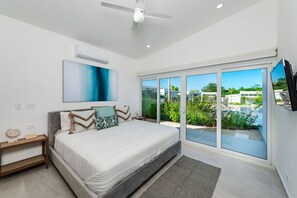 3 bedrooms, desk, iron/ironing board, travel cot