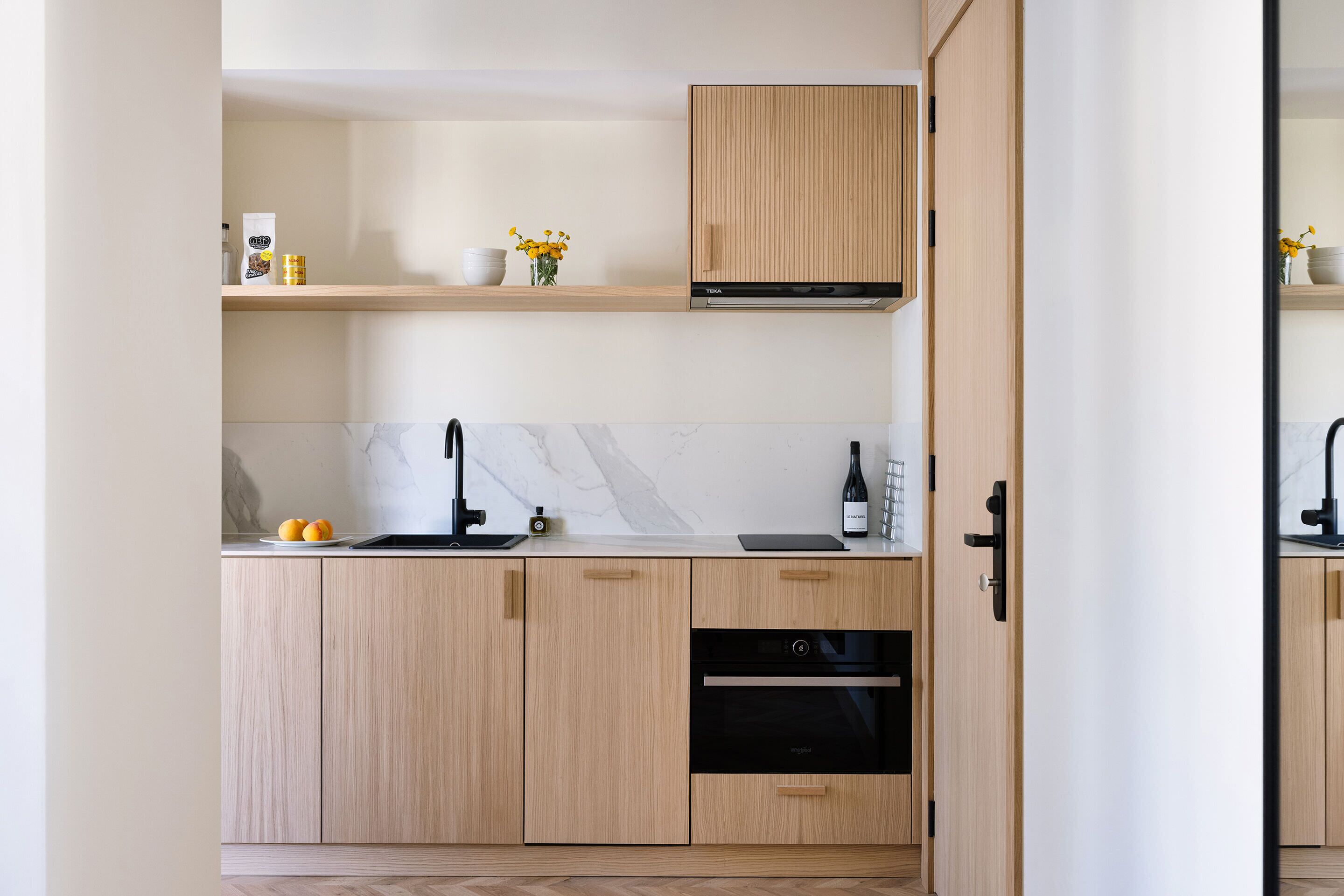 Comfort Studio | Private kitchen | Mini-fridge, microwave, oven, stovetop