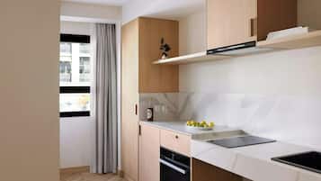 Refrigerador, microondas, horno, placa de cocina