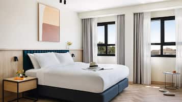 Caja de seguridad en la habitación y decoración personalizada