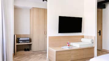 Comfort Studio | In-room safe, individually decorated, individually furnished