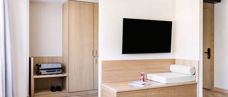 Studio – comfort | Safe på rommet, individuelt dekorert og individuelt innredet