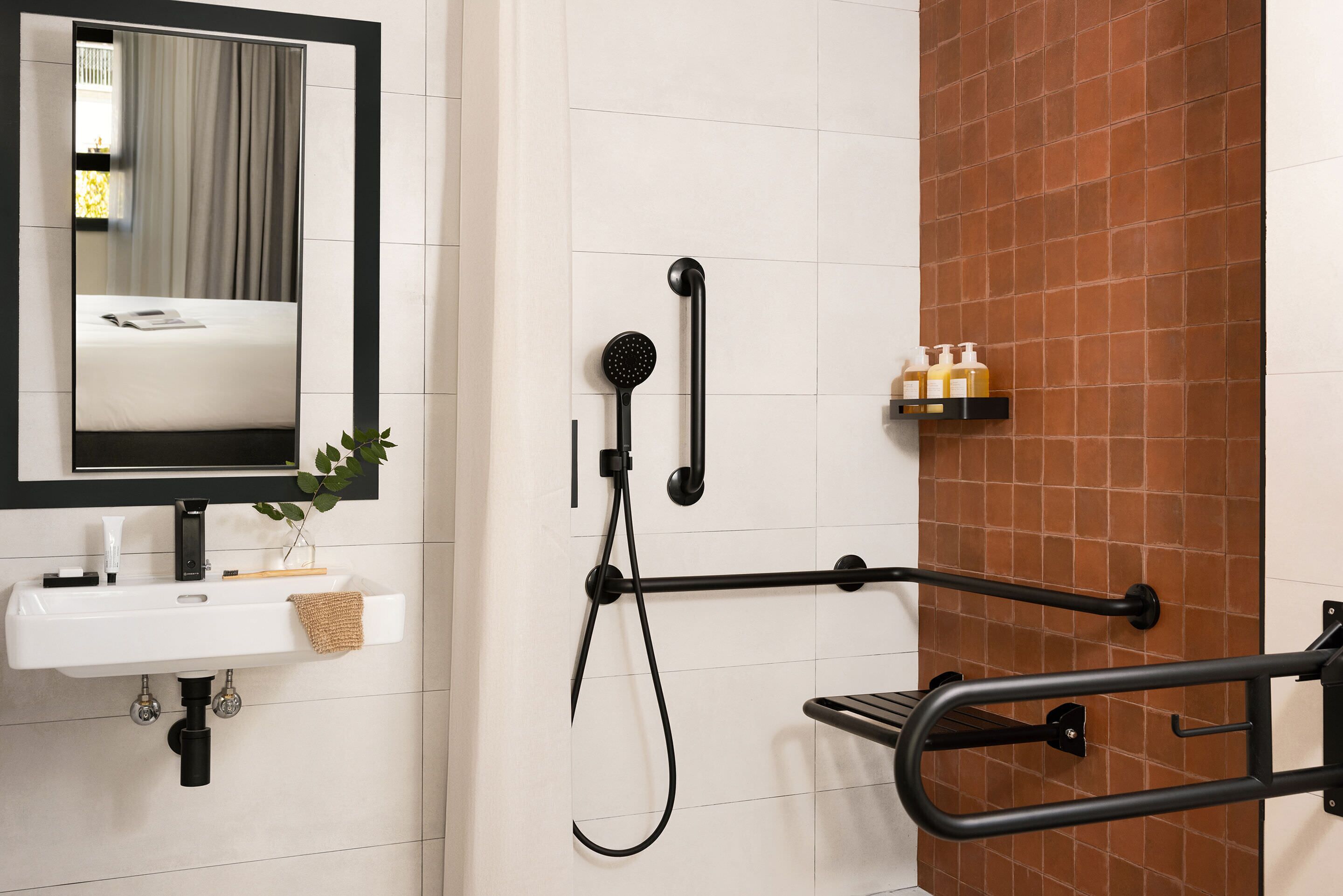 Comfort Studio | Bathroom | Shower, hair dryer, towels, soap