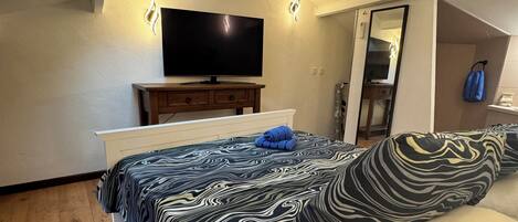 1 bedroom, iron/ironing board, free WiFi, bed sheets