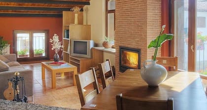 Country House 'Apartamento Ll' with Mountain View, Balcony and Wi-Fi