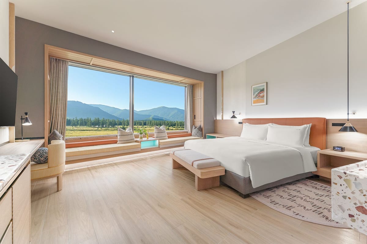 Premium Room, 1 King Bed | Mountain view