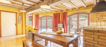 Cal Maso with Whirlpool, adapted accommodation in a rural and quiet environment