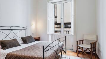 Apartment | 1 bedroom, cribs/infant beds, bed sheets
