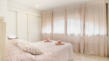 2 bedrooms, desk, iron/ironing board, free WiFi