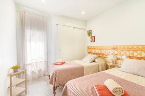 2 chambres, bureau, fer et planche à repasser, Wi-Fi gratuit