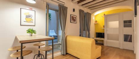 Apartment | Living area | 32-inch flat-screen TV with digital channels