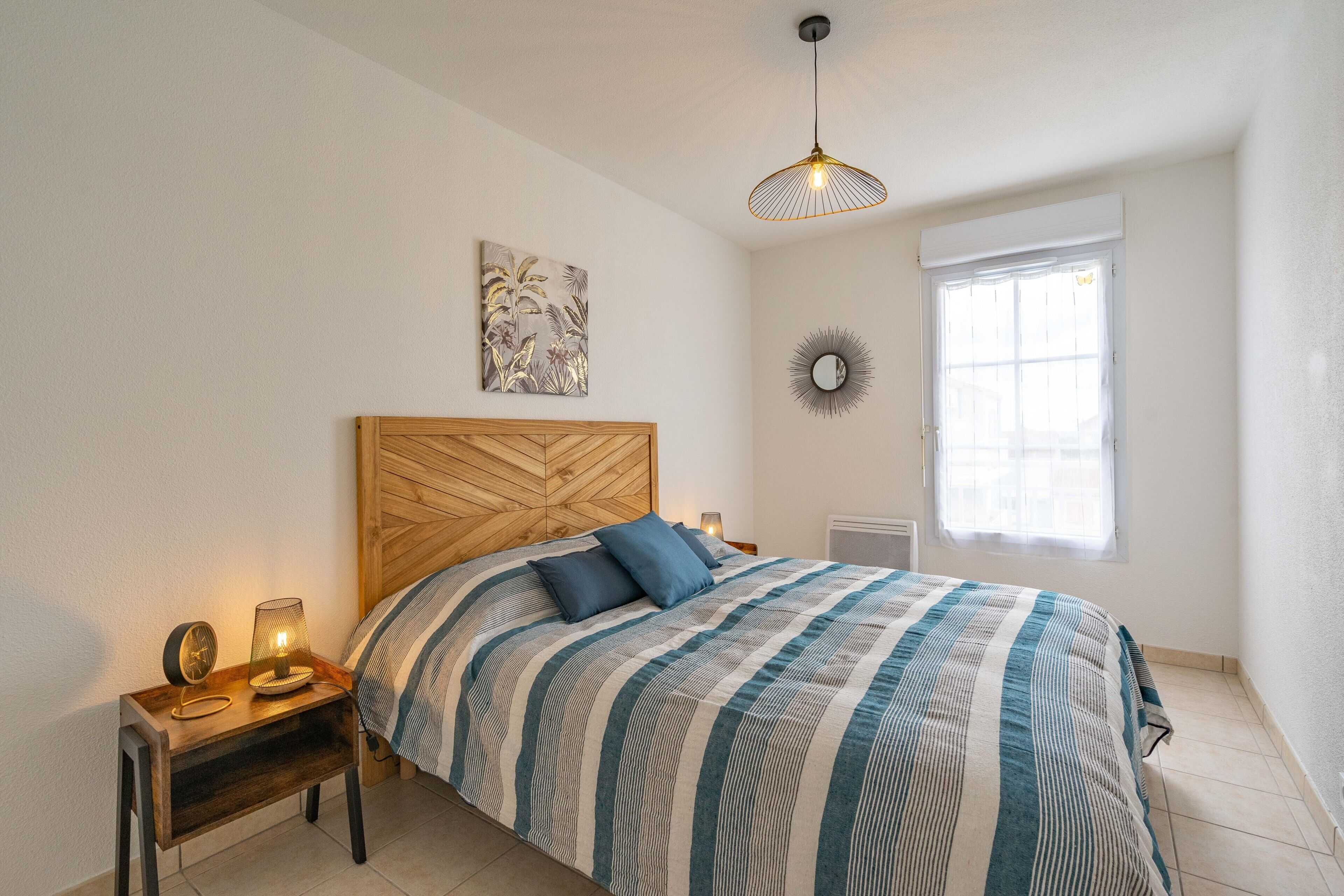 1 habitación, tabla de planchar con plancha, wifi gratis y ropa de cama 