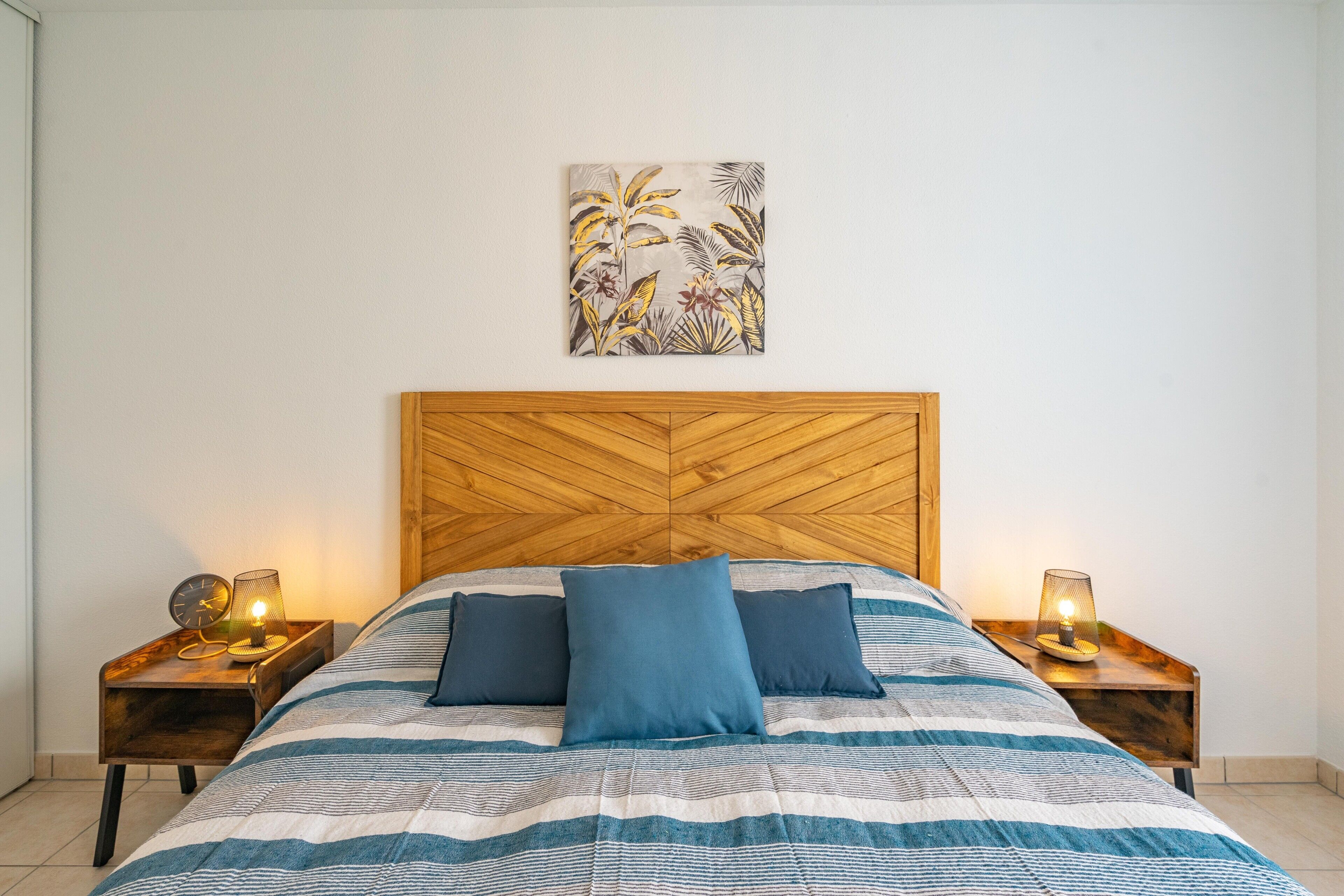 1 habitación, tabla de planchar con plancha, wifi gratis y ropa de cama 