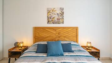 1 habitación, tabla de planchar con plancha, wifi gratis y ropa de cama