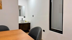 Dining - New Apartment Lightning-Fast WiFi and Metro Access (Quito)