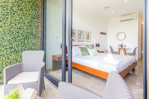Iron/ironing board, free WiFi, bed sheets - Shore Condos 2 blocks to the beach (Playa del Carmen)