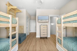4 bedrooms, desk, iron/ironing board, travel cot