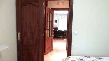 1 chambre, fer et planche Ă repasser, Wi-Fi, draps fournis