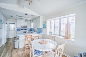 Stovetop, dishwasher - 154 Gulf Dr. - Endless Summer - 2 Queens, Golf Cart & Wifi Included (Panama City Beach)