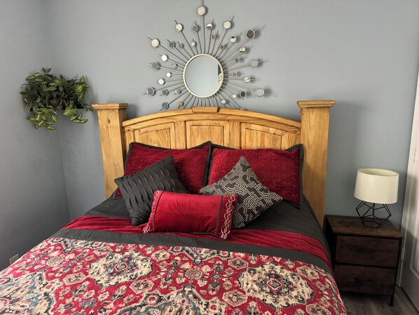 2 bedrooms, desk, iron/ironing board, WiFi