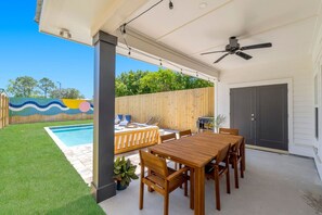 Outdoor dining