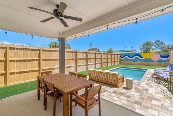 Outdoor dining