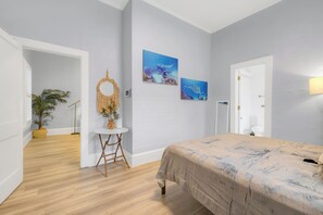 1 habitación, escritorio, wifi gratis y ropa de cama