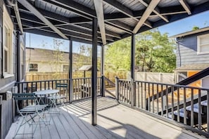 Outdoor dining - 919- Shop Till You Drop San Marco, Single Level, Central to Fun & Arenas (Jacksonville)