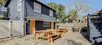 921- Single Level Home, Spacious, Pets Ok, San Marco, Near Hospitals
