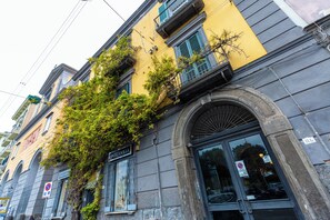 Property entrance - Cozy Studio in Chiaia district  (Naples)