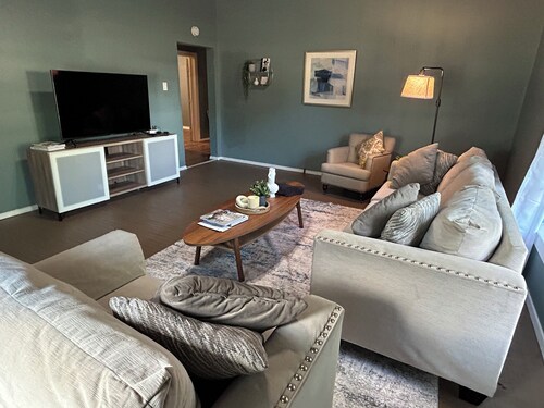 Charming 3-bedroom vacation home just 4 minutes drive to Eiffel Tower