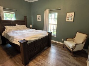 3 Schlafzimmer, Schreibtisch, Reisekinderbett, kostenloses WLAN