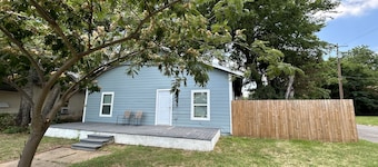 Charming 3-bedroom vacation home just 4 minutes drive to Eiffel Tower