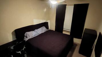 1 habitación, escritorio, wifi y ropa de cama