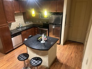Fridge, microwave, oven, stovetop - Galleria Area 1Bd with great pool view, pet friendly!  (Houston)
