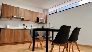 Dining - Work & Play Retreat, fast Wi-Fi (Quito)