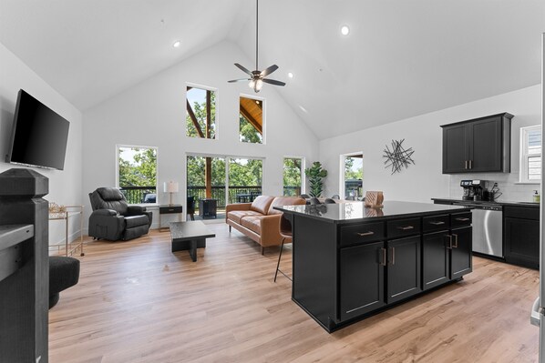 智能电视、桌上足球