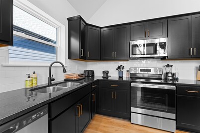 4 BR Waterfront Cabin w/ Pool + Swim & Boat dock