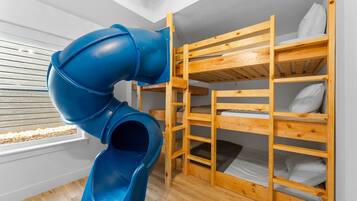 4 Schlafzimmer, kostenloses WLAN, Bettwäsche